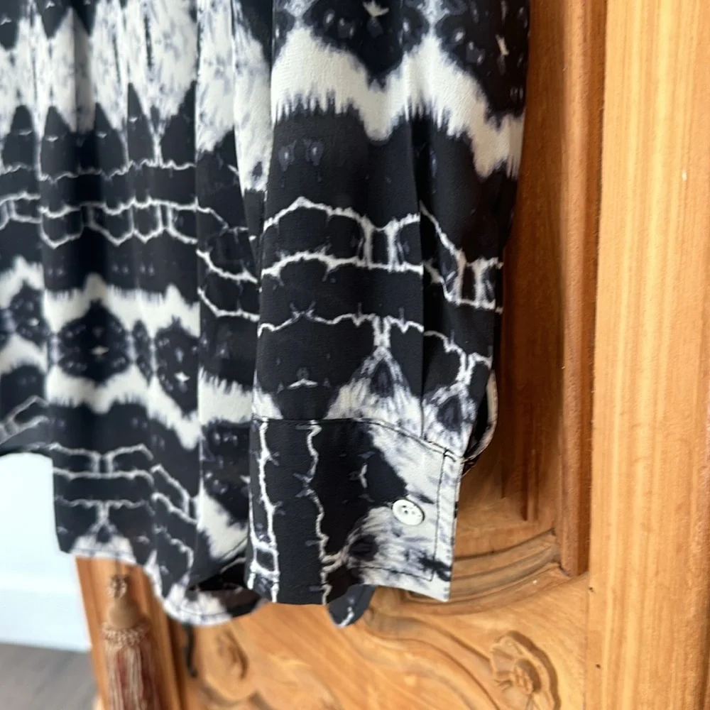 Fifteen Twenty Black and white silk blend blouse size L. - Picture 3 of 5